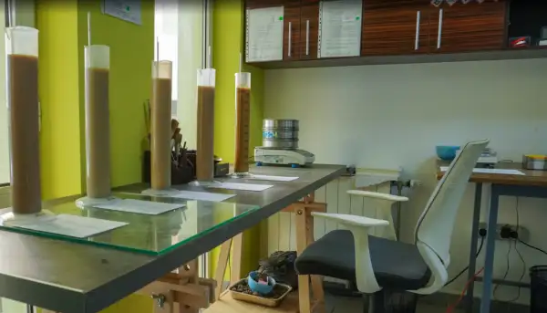 Încercări geotehnice în laboratorul Dromcons: determinarea proprietăților solului